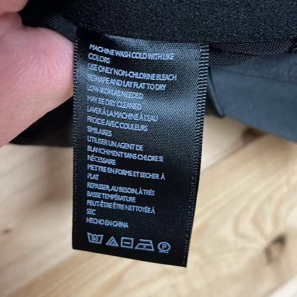 Urban Outfitters size Large Black Satin Soft Buttery Corset Top with Zipper Back - Picture 7 of 7